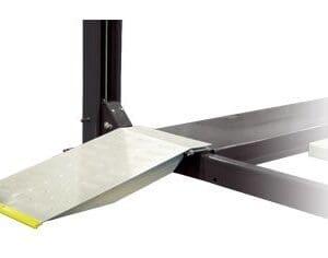 Automotive lift ramp with yellow safety edge